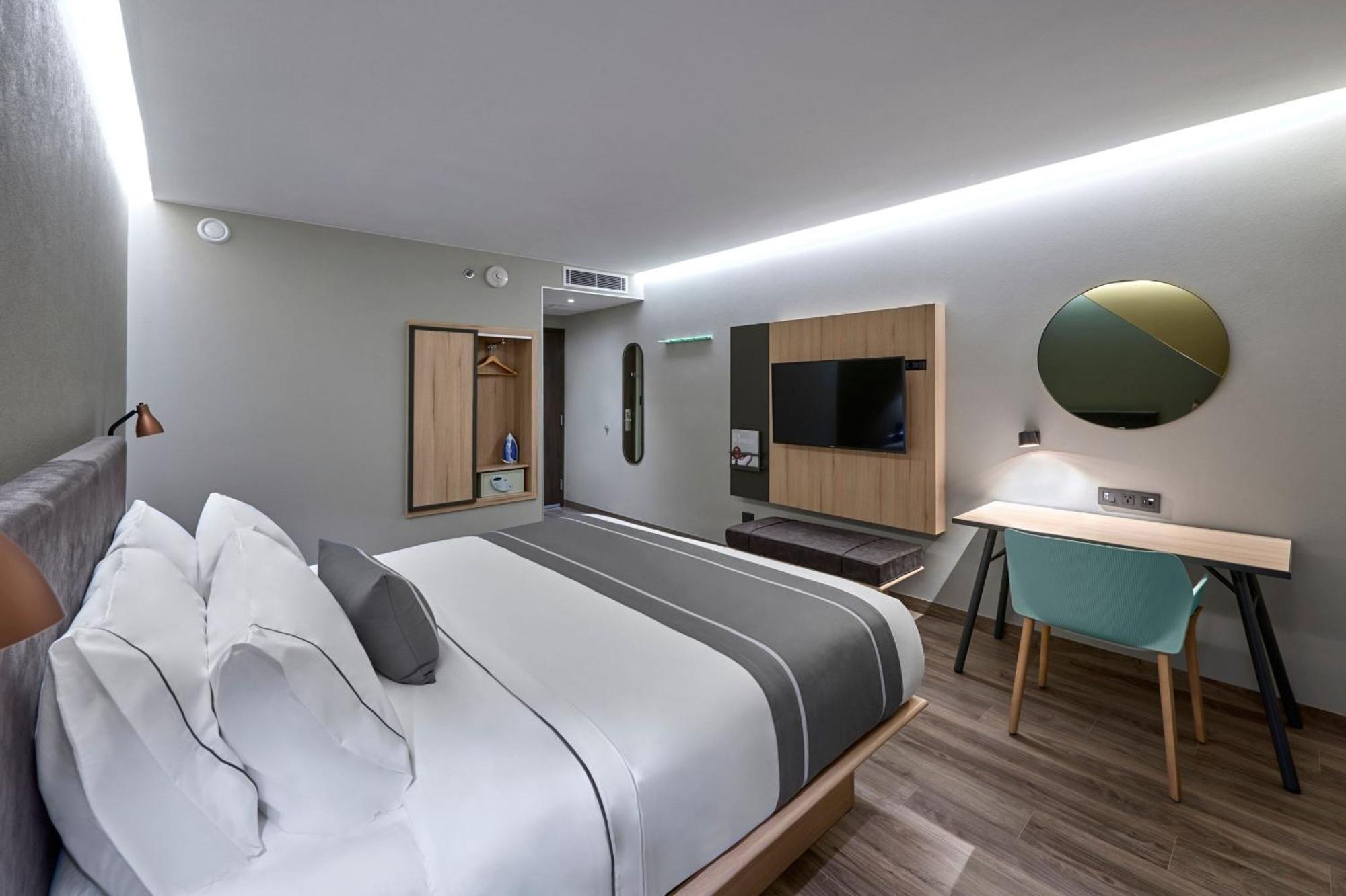 City Express Plus By Marriott Енсенада Екстериор снимка