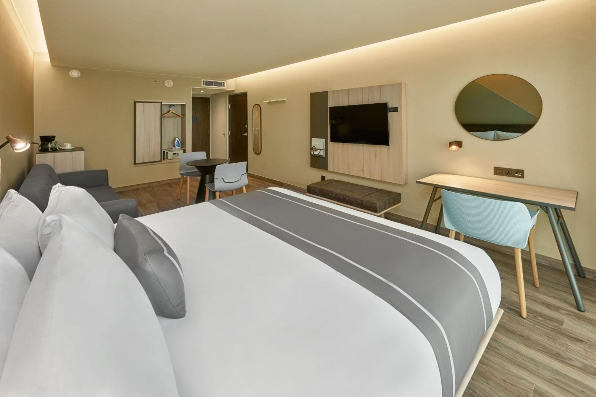 City Express Plus By Marriott Енсенада Екстериор снимка